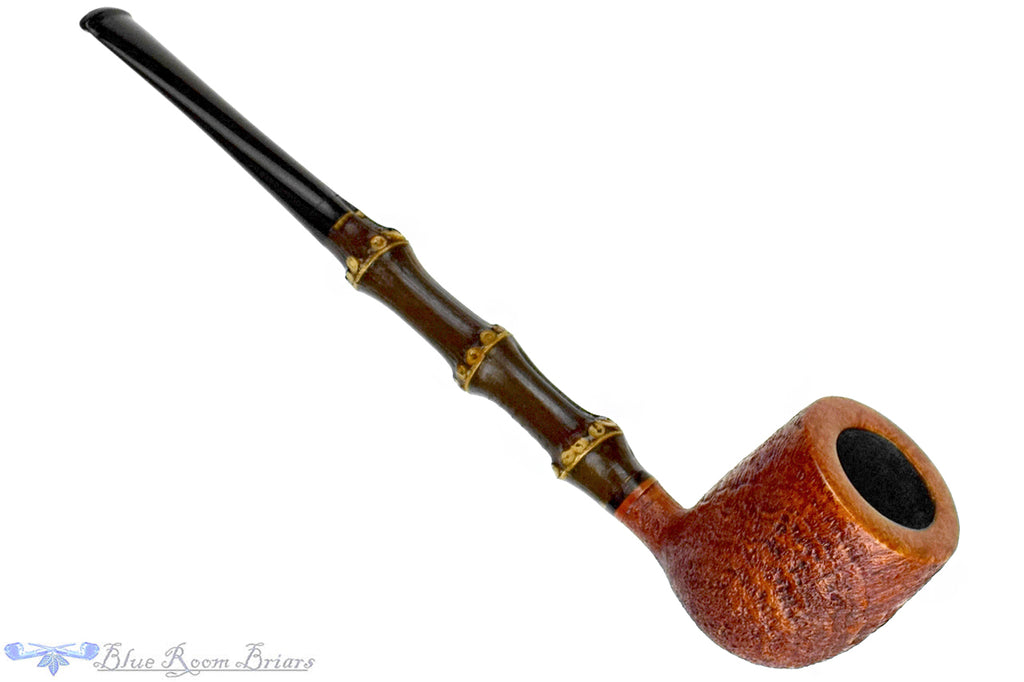 Blue Room Briars is proud to present this Jürgen Moritz Pipe 326 Sandblast Billiard with Dark Bamboo