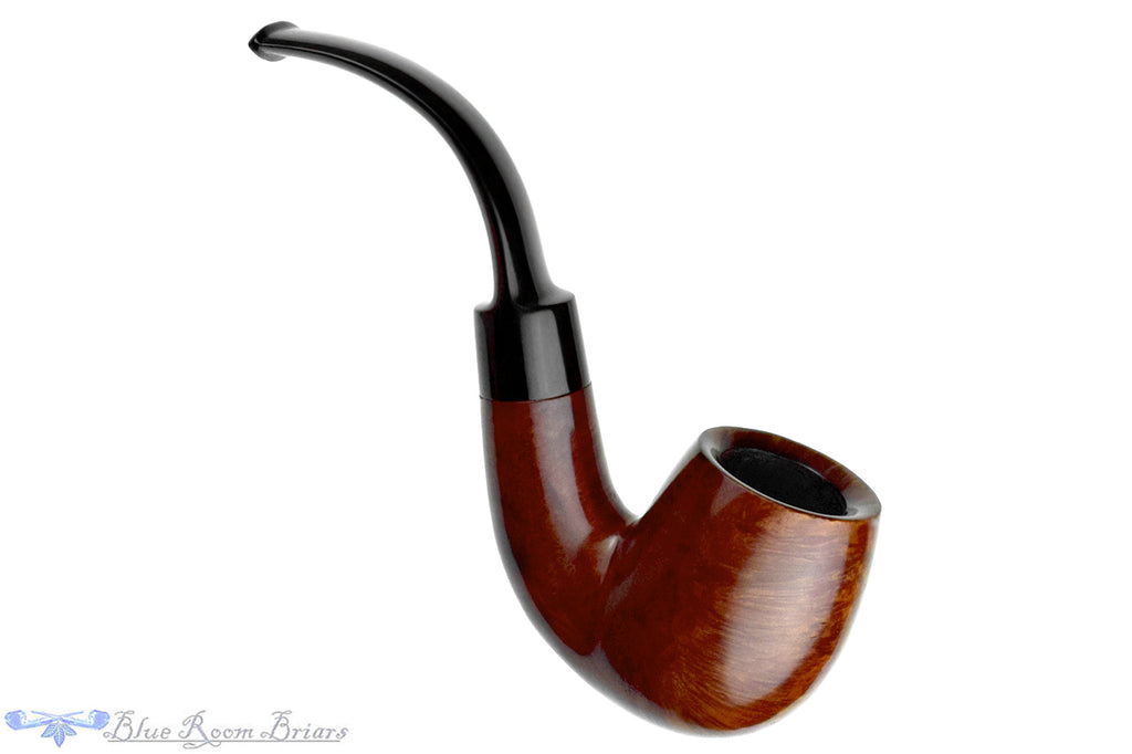 Blue Room Briars is proud to present this GBD New Standard 9456 (Pre-Cadogan) Bent Billiard Estate Pipe