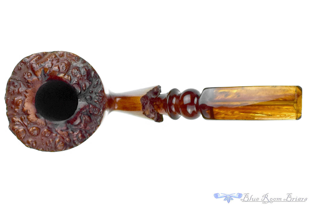 Blue Room Briars is proud to present this Bjarne Handmade Bent Spot Carved Freehand with Plateaux
