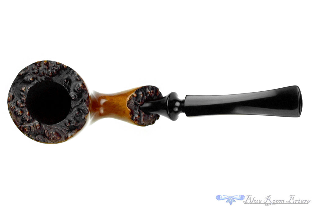 Blue Room Briars is proud to present this Viggo Nielsen Bent Freehand with Plateaux Estate Pipe