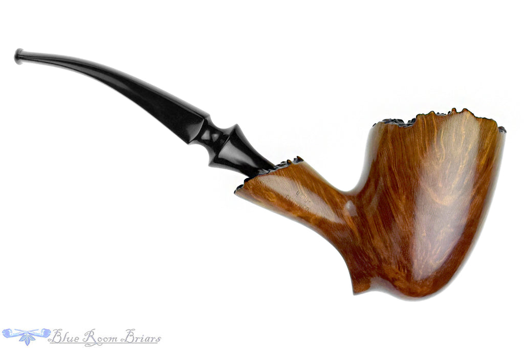 Blue Room Briars is proud to present this Viggo Nielsen Bent Freehand with Plateaux Estate Pipe