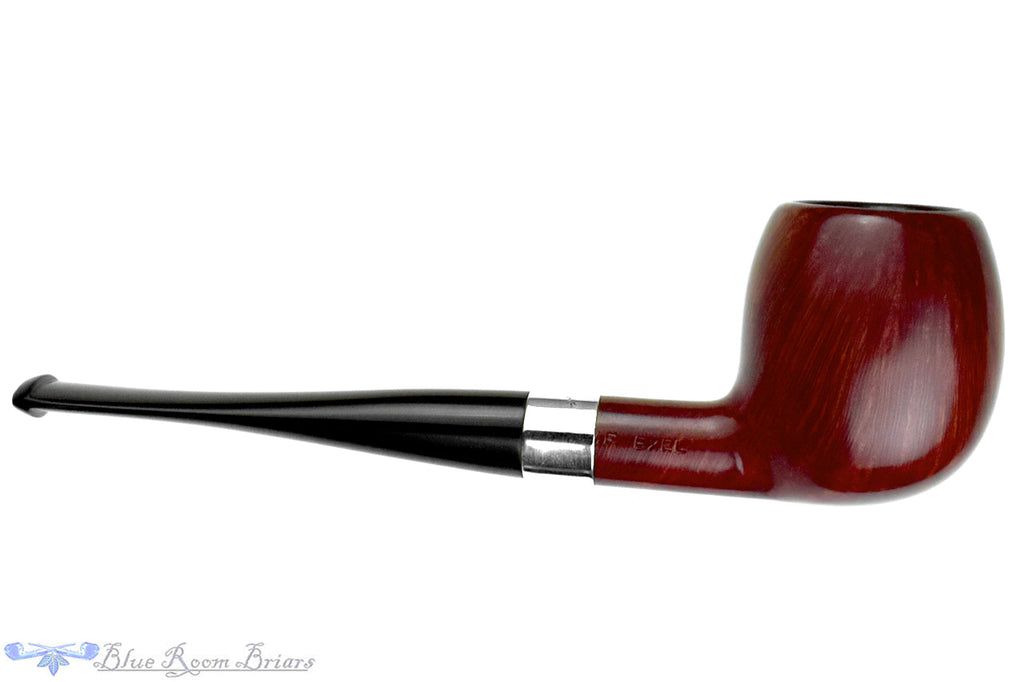 Blue Room Briars is proud to present this Barling EXEL 5221 Apple Estate Pipe with Silver Repair Band