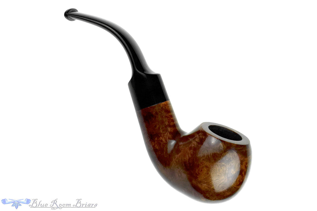 Blue Room Briars is proud to present this Peterson Shannon XL02 Bent Apple Estate Pipe