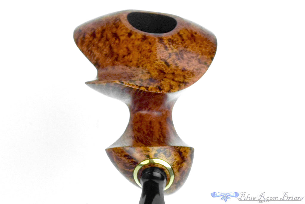 Blue Room Briars is proud to present this David Huber Pipe Dublin with Rim Fin