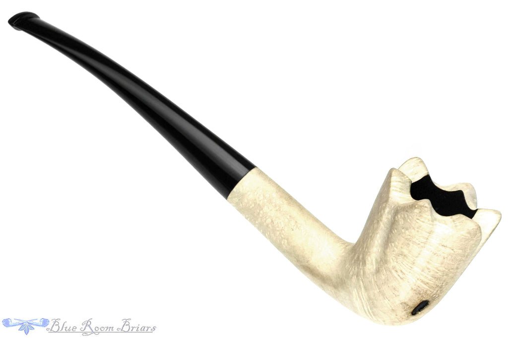 Blue Room Briars is proud to present this Blue Room Briars Pipe 2026 Halloween Bent Ghost Dublin