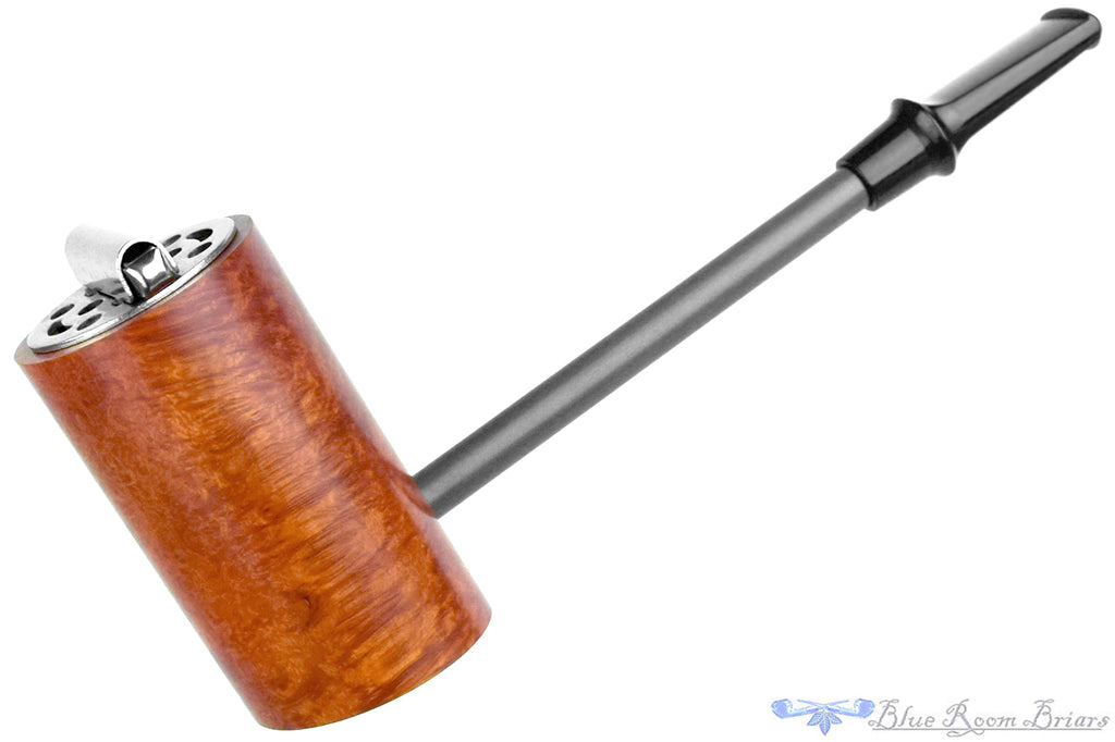 Blue Room Briars is proud to present this Eltang Basic Duke Poker Sitter with Carbon Fiber and Windcap Estate Pipe