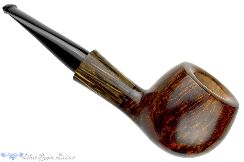 Blue Room Briars is proud to present this Vollmer & Nilsson Pipe Apple with Black Palm