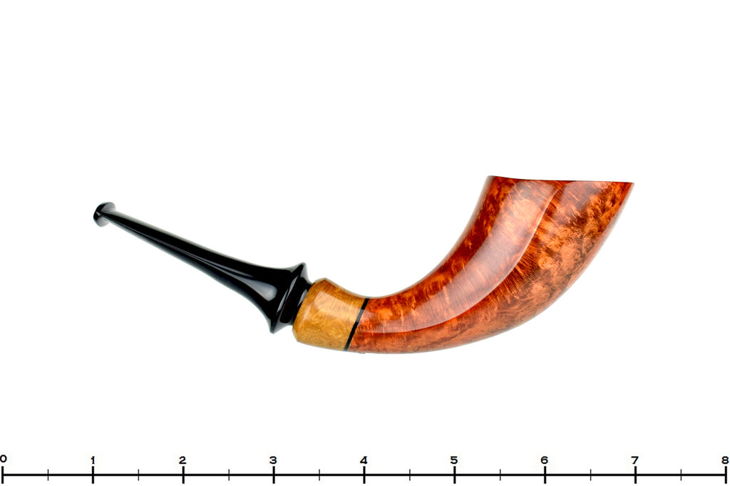 Blue Room Briars is proud to present this Dragomir Aleksic Pipe Horn with Plateau