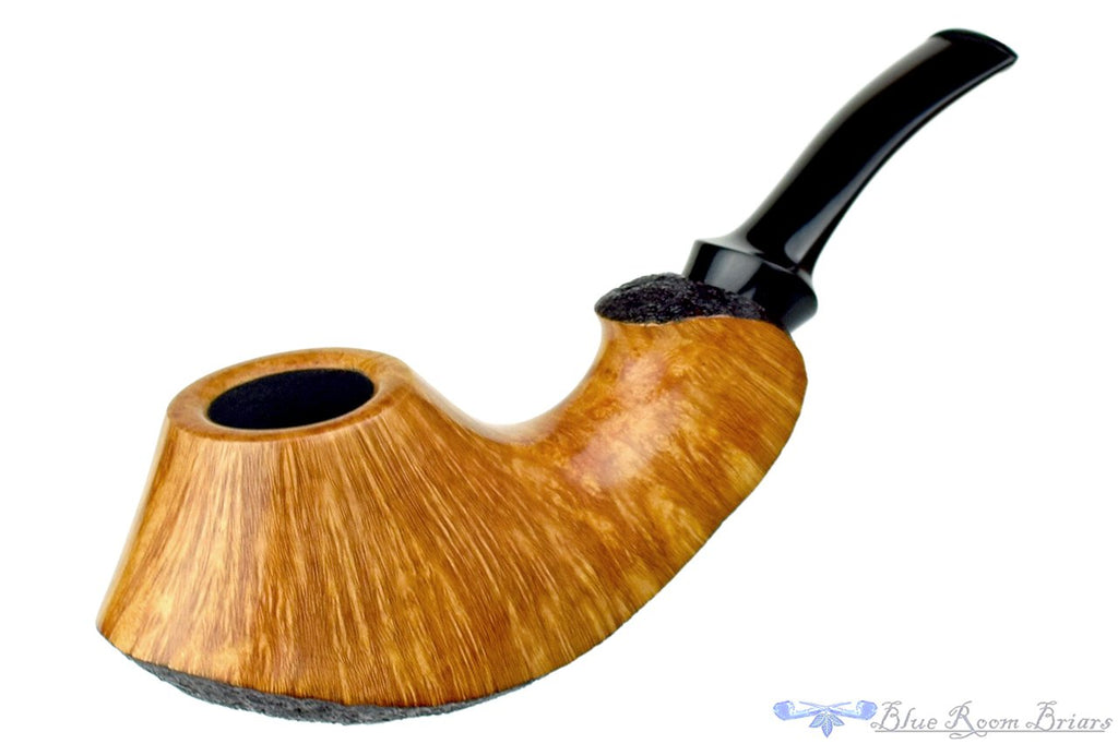 Blue Room Briars is proud to present this Clark Layton Pipe Two Toned Whiptail Volcano