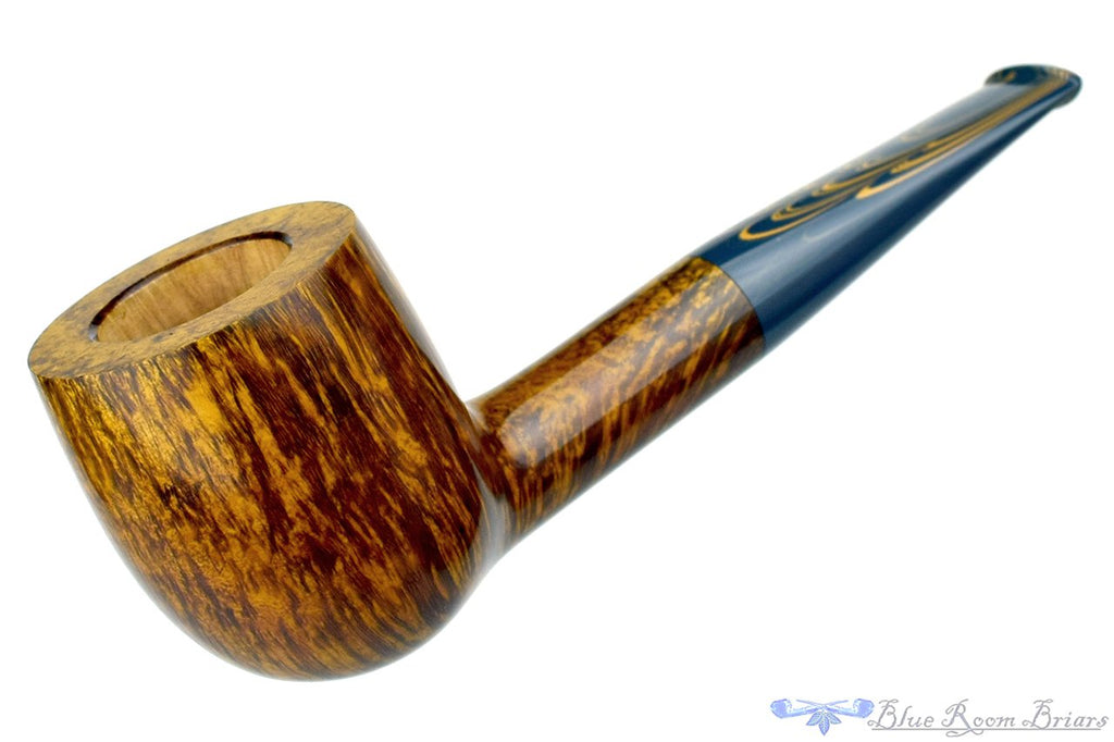 Blue Room Briars is proud to present this Bill Walther Pipe Pot Sitter with Blue Brindle Stem