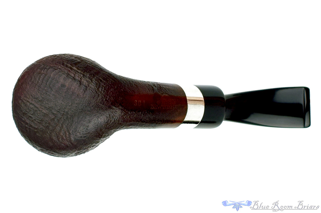 Blue Room Briars is proud to present this Hilson New Horizon 301 3/4 Bent Sandblast Egg (9mm Filter) with Silver Estate Pipe