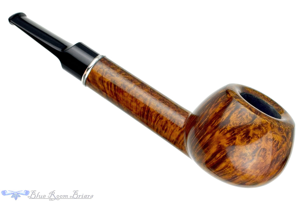 Blue Room Briars is proud to present this Trey Rice Pipe Smooth Apple with Silver