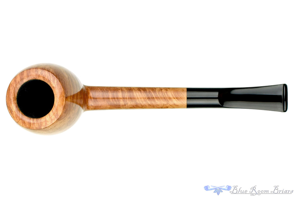 Blue Room Briars is proud to present this Nate King Pipe 547 Smooth Crosscut Lovat