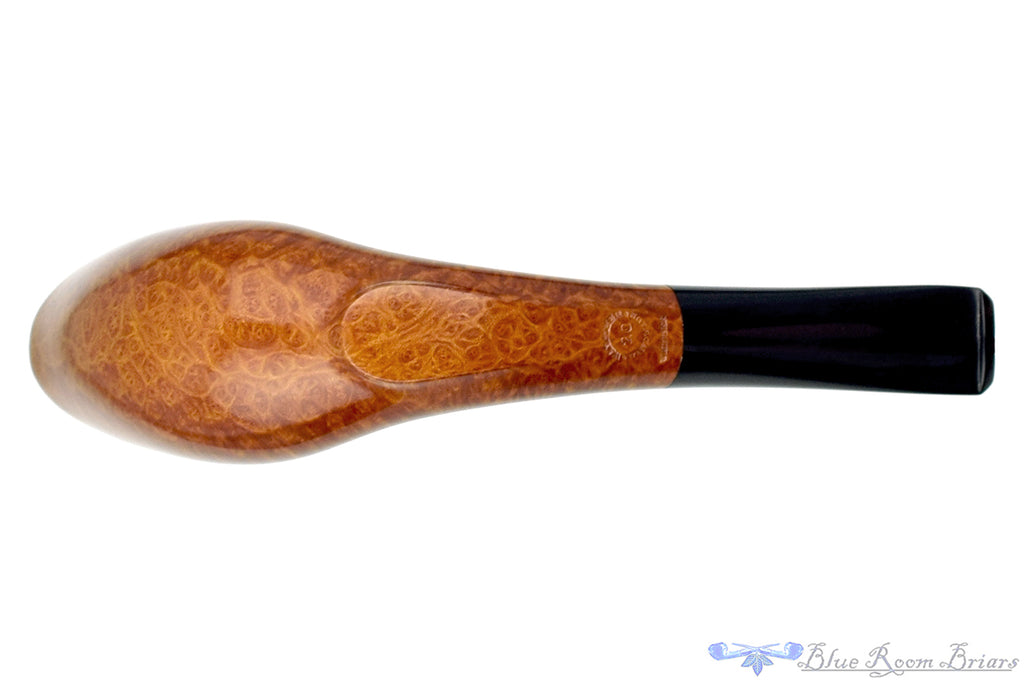 Blue Room Briars is proud to present this Bill Walther Pipe Natural Contrast Grain Freeform Sitter