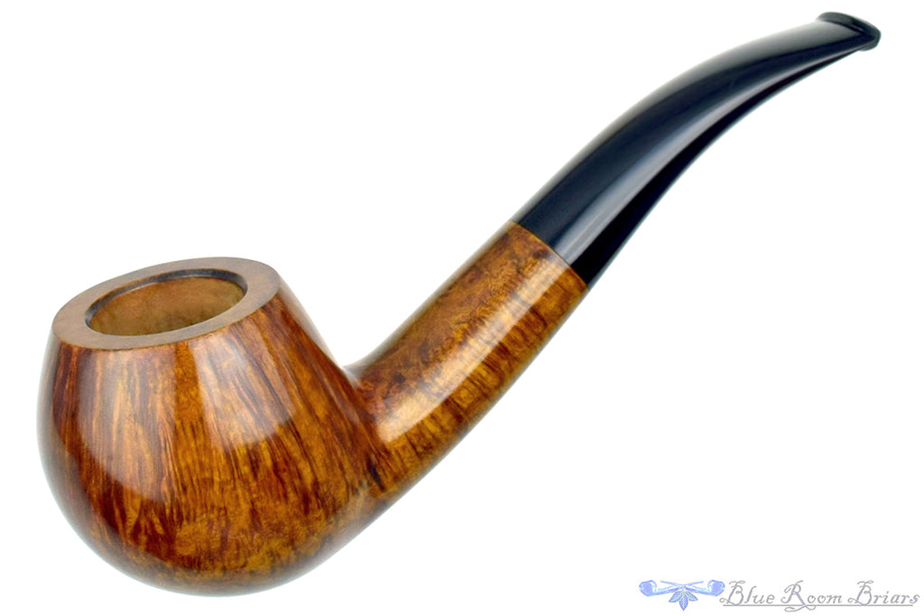 Blue Room Briars is proud to present this Bill Walther Pipe Straight Grain Author Sitter