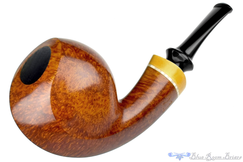 Blue Room Briars is proud to present this Jesek Pipe by Martin Paljesek Blowfish with Boxwood