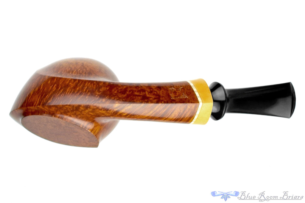 Blue Room Briars is proud to present this Jesek Pipe by Martin Paljesek Blowfish with Boxwood