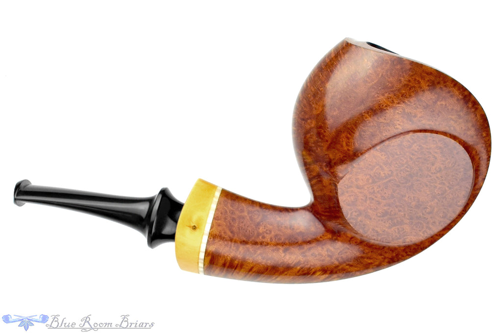 Blue Room Briars is proud to present this Jesek Pipe by Martin Paljesek Blowfish with Boxwood