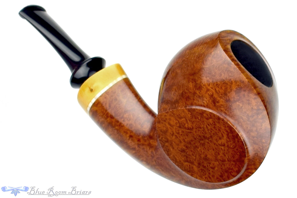 Blue Room Briars is proud to present this Jesek Pipe by Martin Paljesek Blowfish with Boxwood