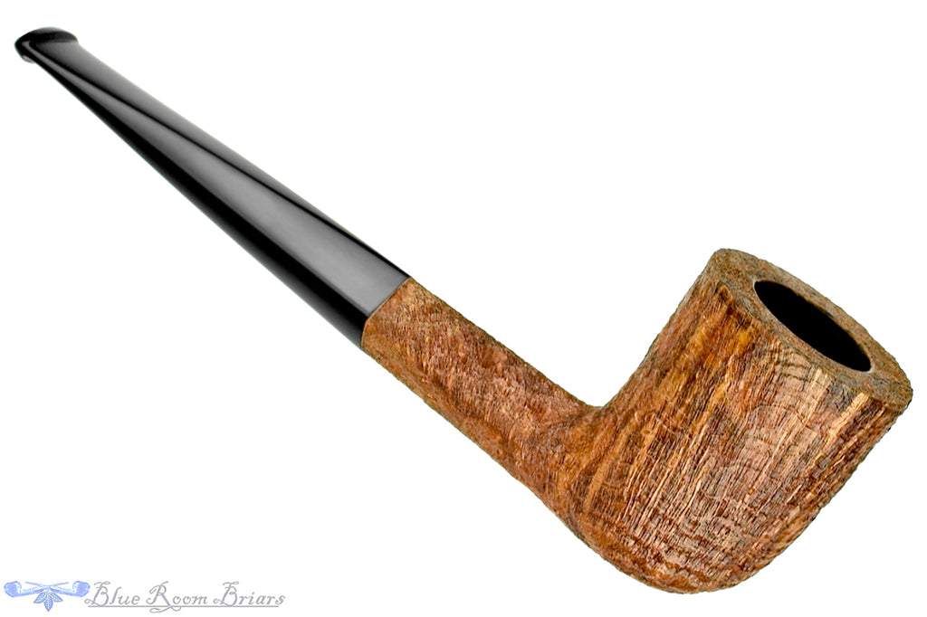 Blue Room Briars is proud to present this Jerry Crawford Pipe Contrast Blast Dublin with Diamond Shank