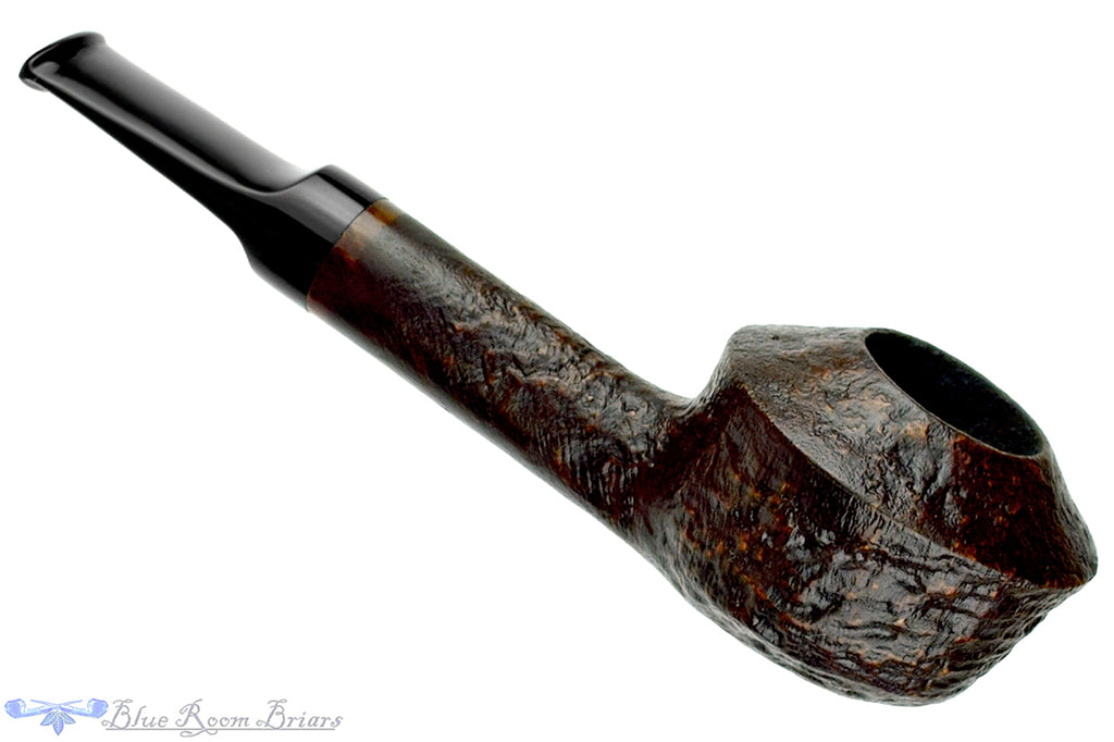 Blue Room Briars is proud to present this Bonsai Pipe by Tobias Höse Sandblast Bullcap