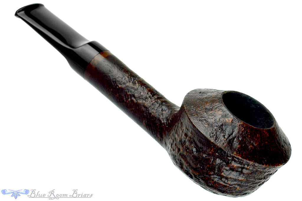 Blue Room Briars is proud to present this Bonsai Pipe by Tobias Höse Sandblast Bullcap