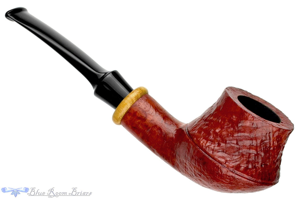 Blue Room Briars is proud to present this Bonsai Pipe by Tobias Höse Sandblast Rhodesian with Wood Ring