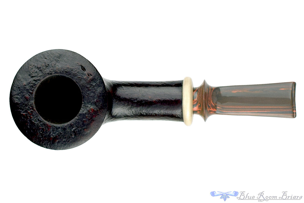 Blue Room Briars is proud to present this Bonsai Pipe by Tobias Höse Sandblast Dublin Poker Sitter with Ivorite and Brindle