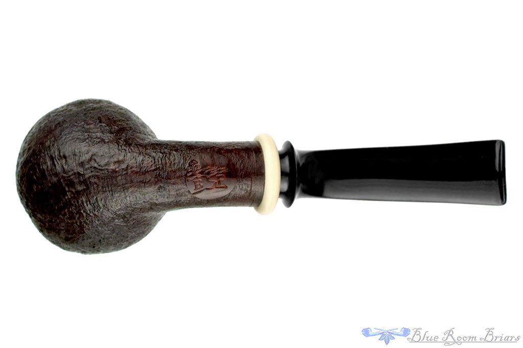 Blue Room Briars is proud to present this Bonsai Pipe by Tobias Höse Bent Sandblast Egg with Ivorite