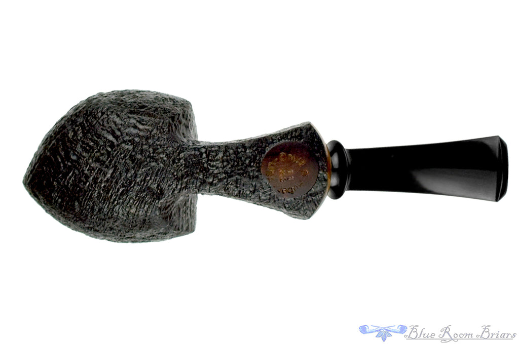Blue Room Briars is proud to present this David Huber Pipe Sandblast Ivarsson Blowfish