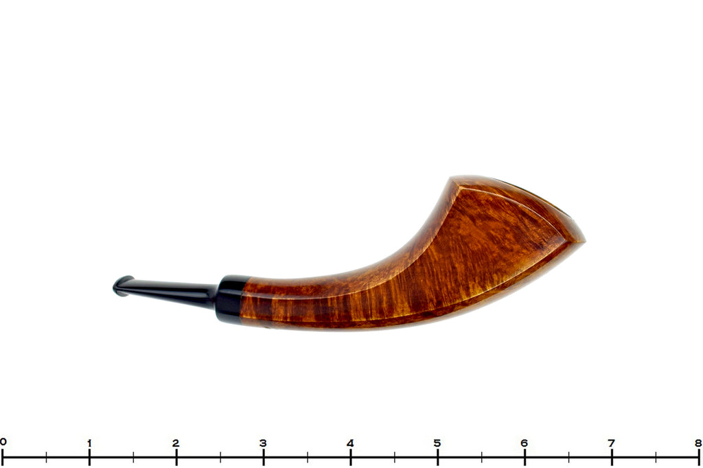 Blue Room Briars is proud to present this Sergey Cherepanov Pipe Panelled Horn