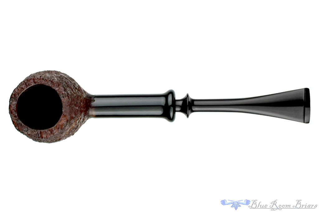 Blue Room Briars is proud to present this Yorgos Mitakidis Pipe 3522 Sandblast Billiard Sitter with Horn
