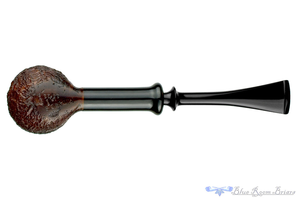 Blue Room Briars is proud to present this Yorgos Mitakidis Pipe 3522 Sandblast Billiard Sitter with Horn