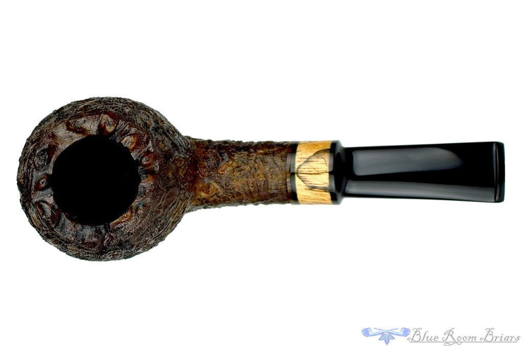 Blue Room Briars is proud to present this Jerry Crawford Pipe 1/4 Bent Ring Blast Egg with Spalted Maple Insert and Plateau
