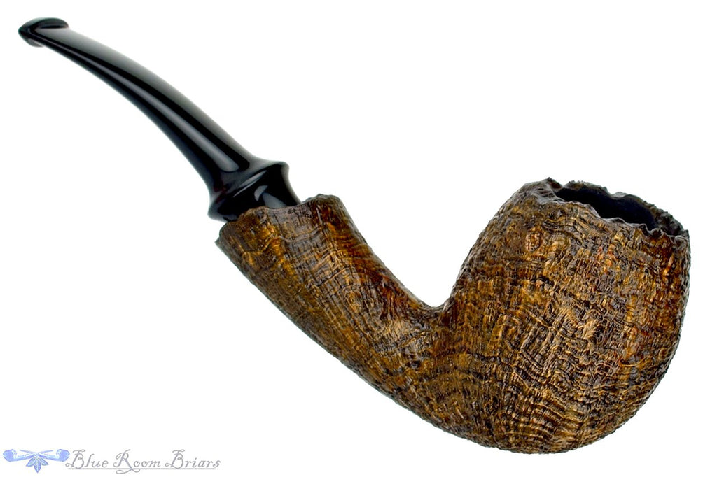 Blue Room Briars is proud to present this Jerry Crawford Pipe 1/2 Bent Ring Blast Egg with Plateaux