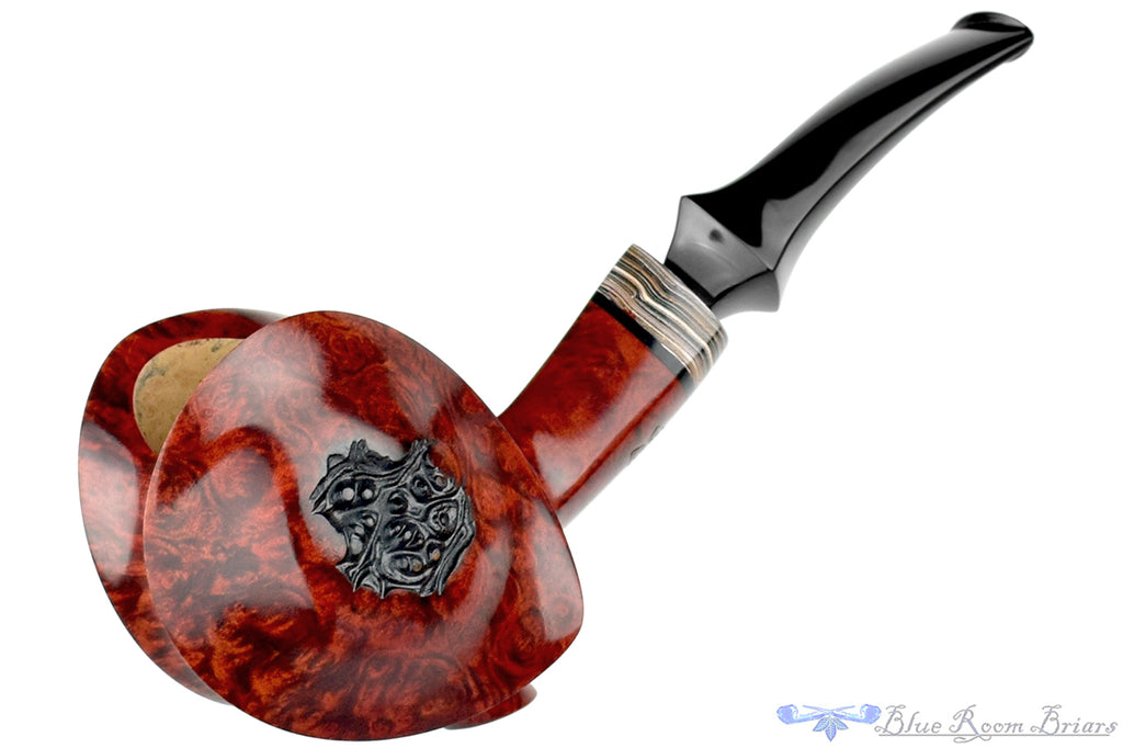 Blue Room Briars is proud to present this Marinko Neralić Pipe Blowfish Sitter with Fordite and Plateau