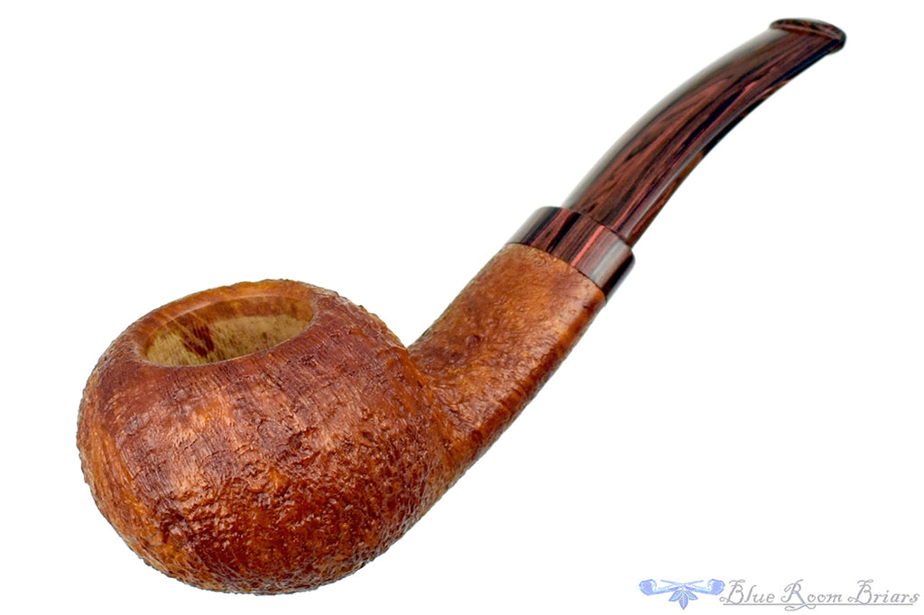 Blue Room Briars is proud to present this Bill Walther Pipe 1/4 Bent Sandblast Tomato Sitter