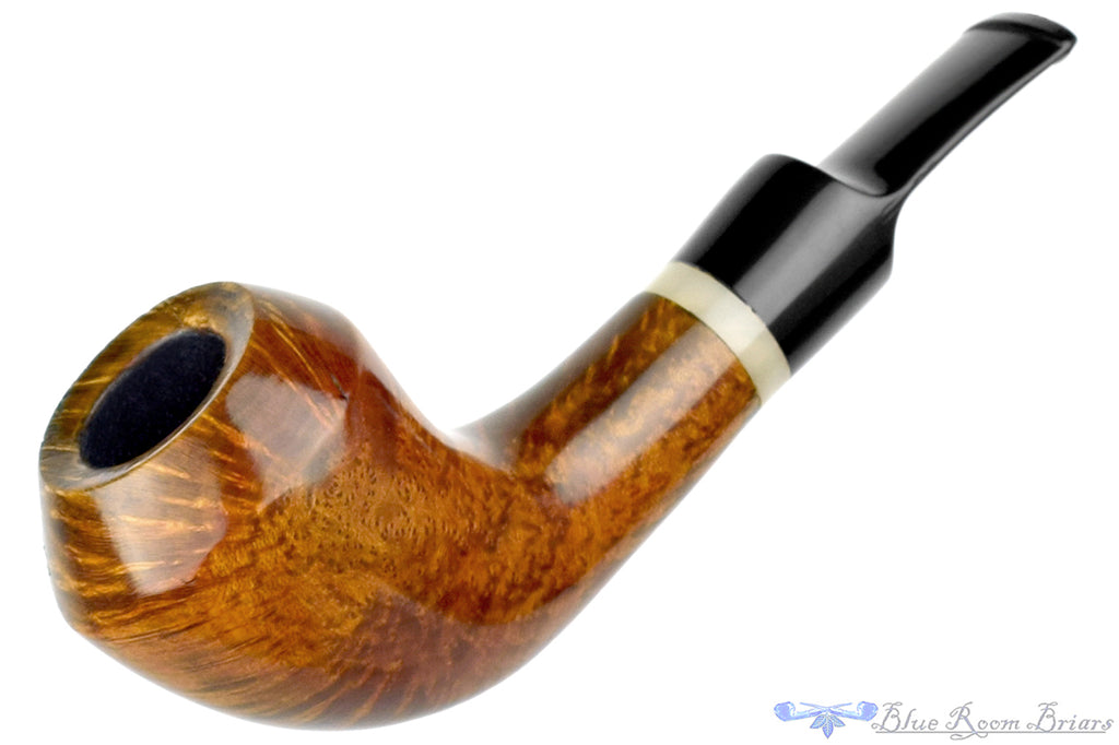 Blue Room Briars is proud to present this Ron Smith Pipe "Mason" Spot Carved Horn with Acrylic