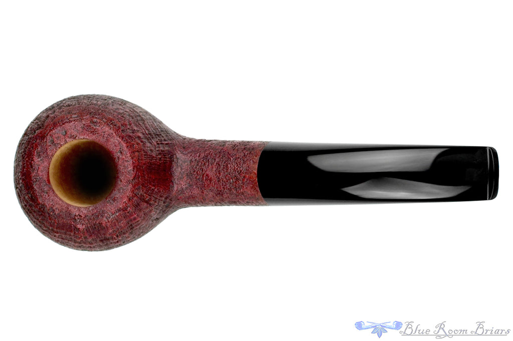 Blue Room Briars is proud to present this Doug Finlay Pipe Magnum Ring Blast Author