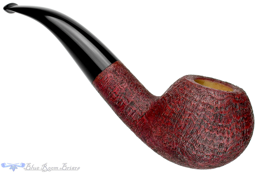 Blue Room Briars is proud to present this Doug Finlay Pipe Magnum Ring Blast Author