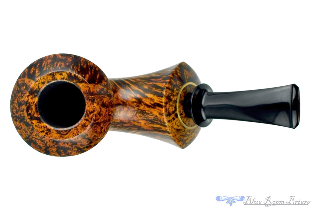 Blue Room Briars is proud to present this David Huber Pipe High-Contrast Smooth Rhodesian
