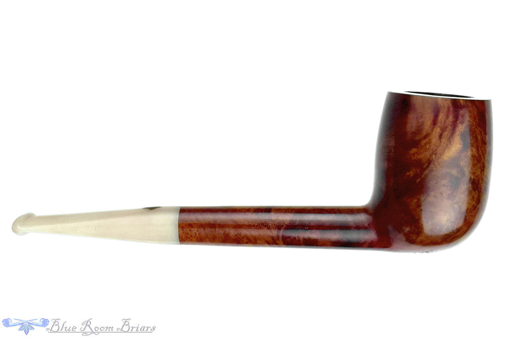 Blue Room Briars is proud to present this BBB Christmas (1972 Make) Special Make Billiard Estate Pipe