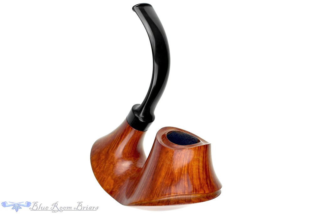 Blue Room Briars is proud to present this Marek Cikl Pipe Bent Volcano Cavalier with Ebonite