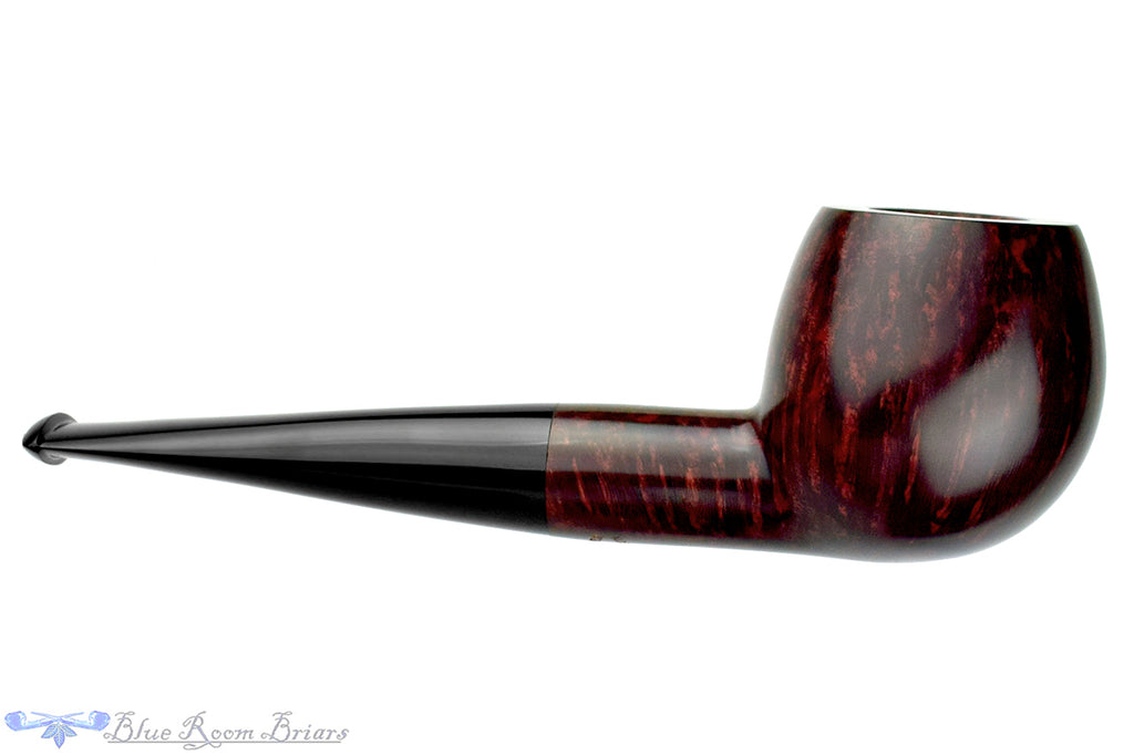 Blue Room Briars is proud to present this Vollmer & Nilsson Pipe Smooth Straight Tapered Apple