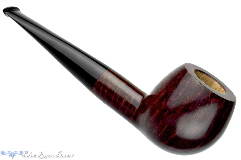 Blue Room Briars is proud to present this Vollmer & Nilsson Pipe Smooth Straight Tapered Apple