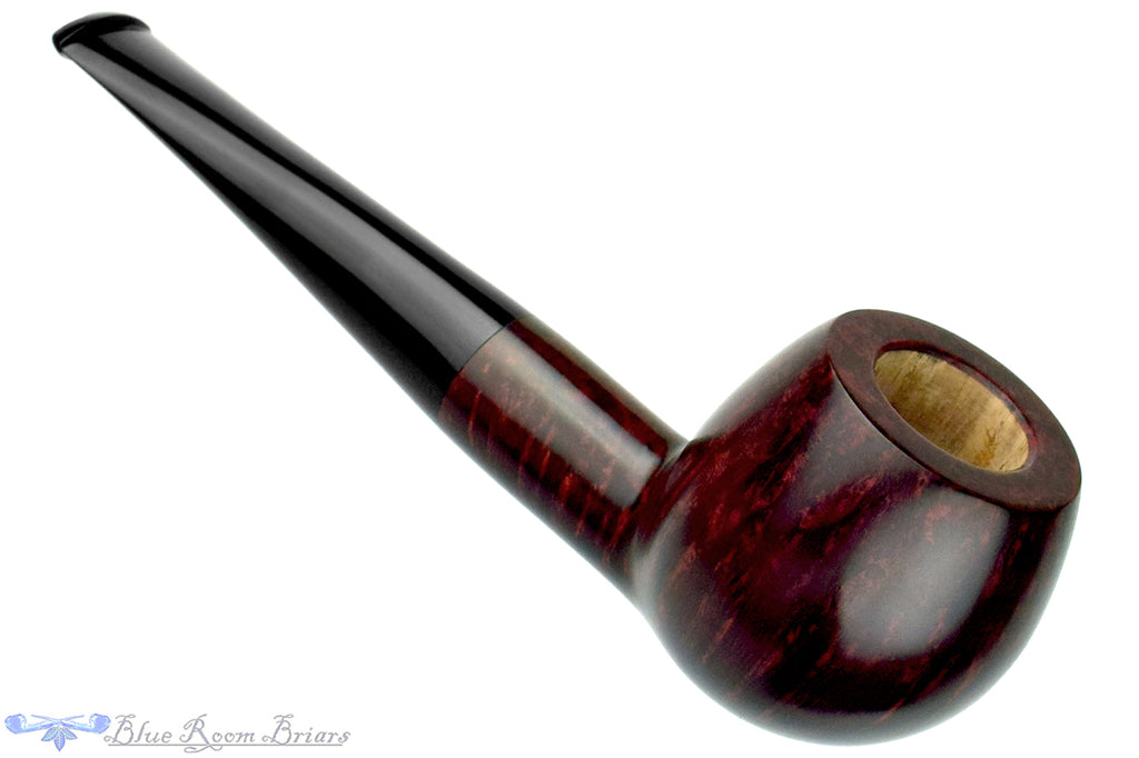 Blue Room Briars is proud to present this Vollmer & Nilsson Pipe Smooth Straight Tapered Apple