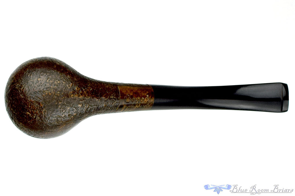 Blue Room Briars is proud to present this Genod Pipe Bent Sandblast Egg