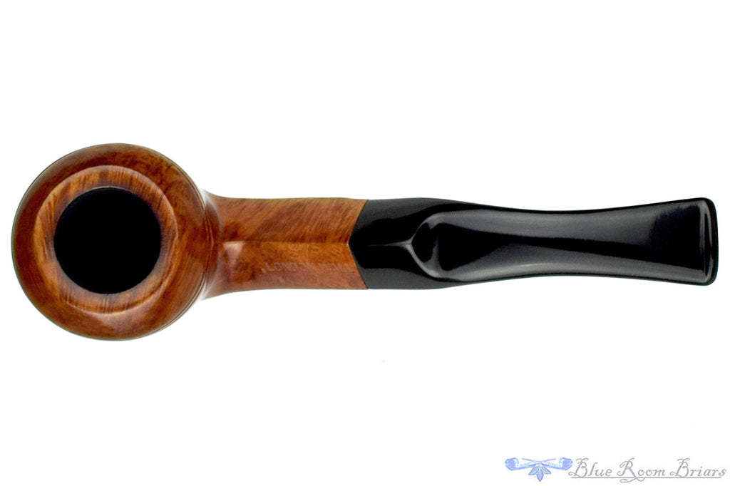 Blue Room Briars is proud to present this London Wall Bent Bulldog Estate Pipe