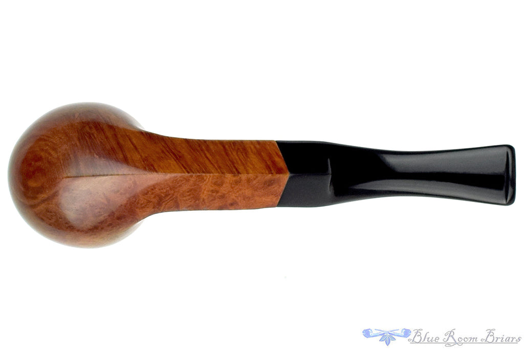 Blue Room Briars is proud to present this London Wall Bent Bulldog Estate Pipe