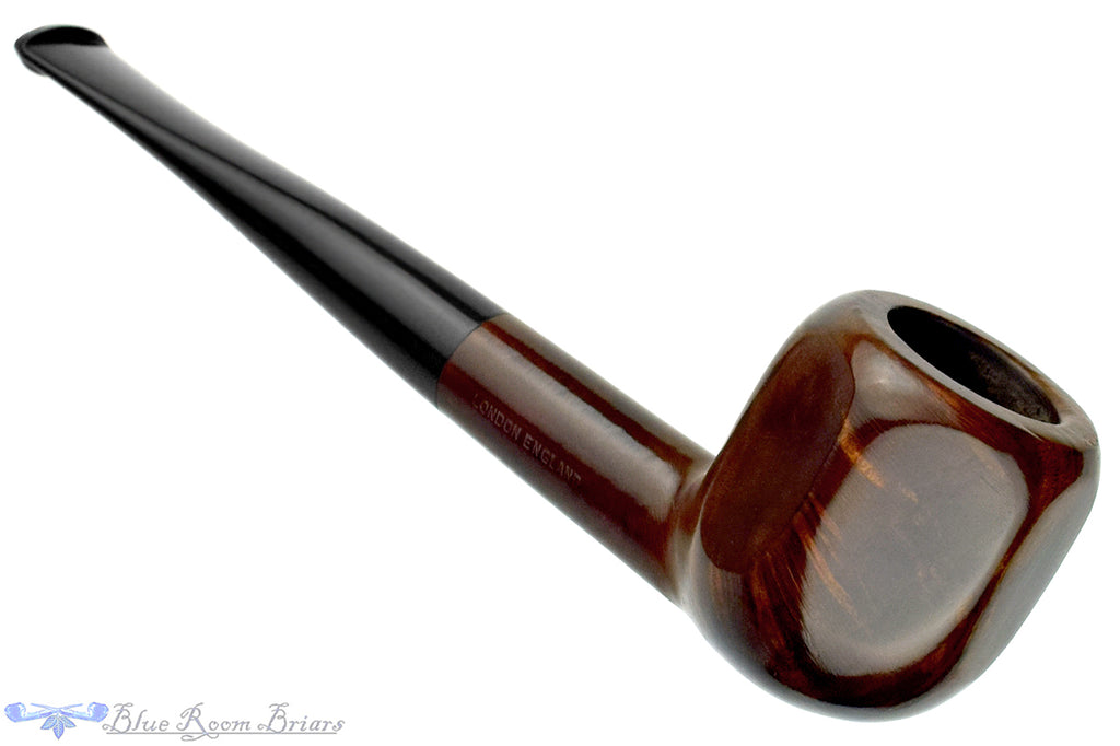 Blue Room Briars is proud to present this Boucher Peabody Paneled Apple Sitter UNSMOKED Estate Pipe